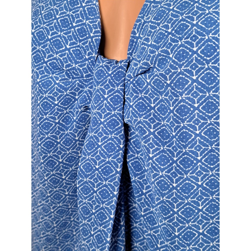 Covington Blue Geometric Print Knot Front V-Neck Cap Sleeve Top Large